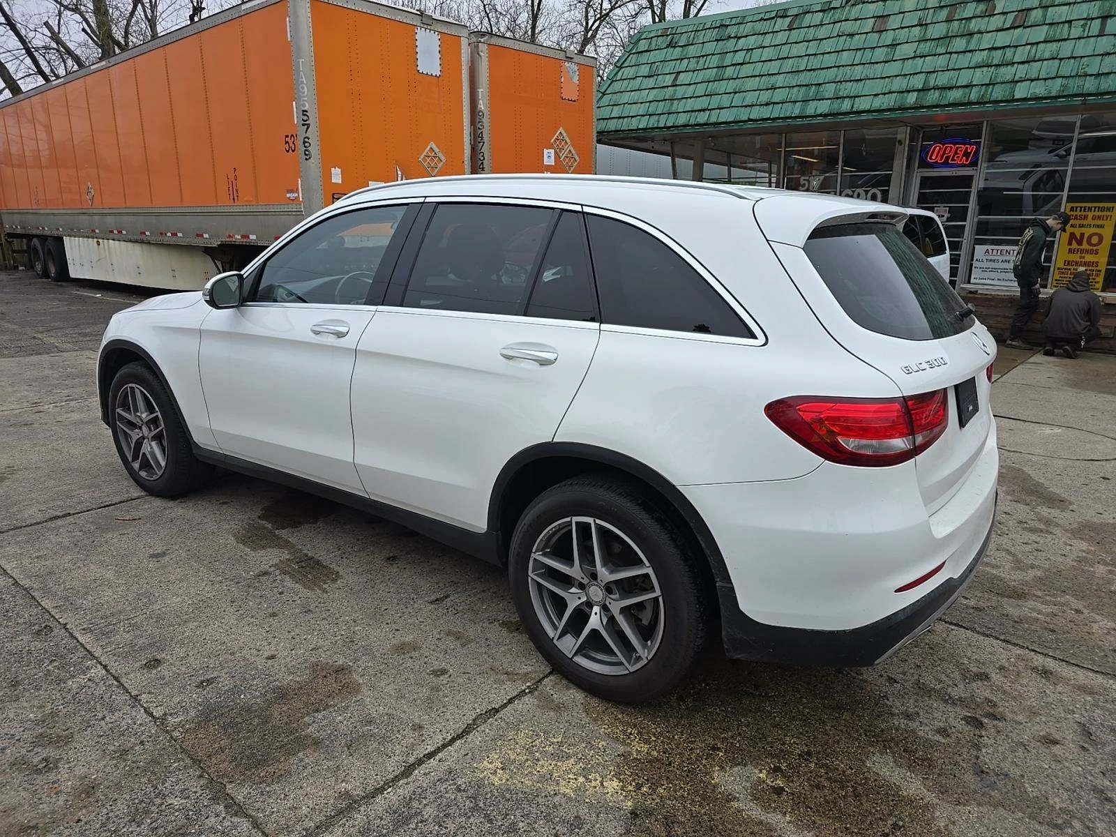 Mercedes-Benz GLC 300 AMG* BURMASTER* KEYLESS GO* PANO* КАМЕРА* М.ТОЧКА - изображение 4