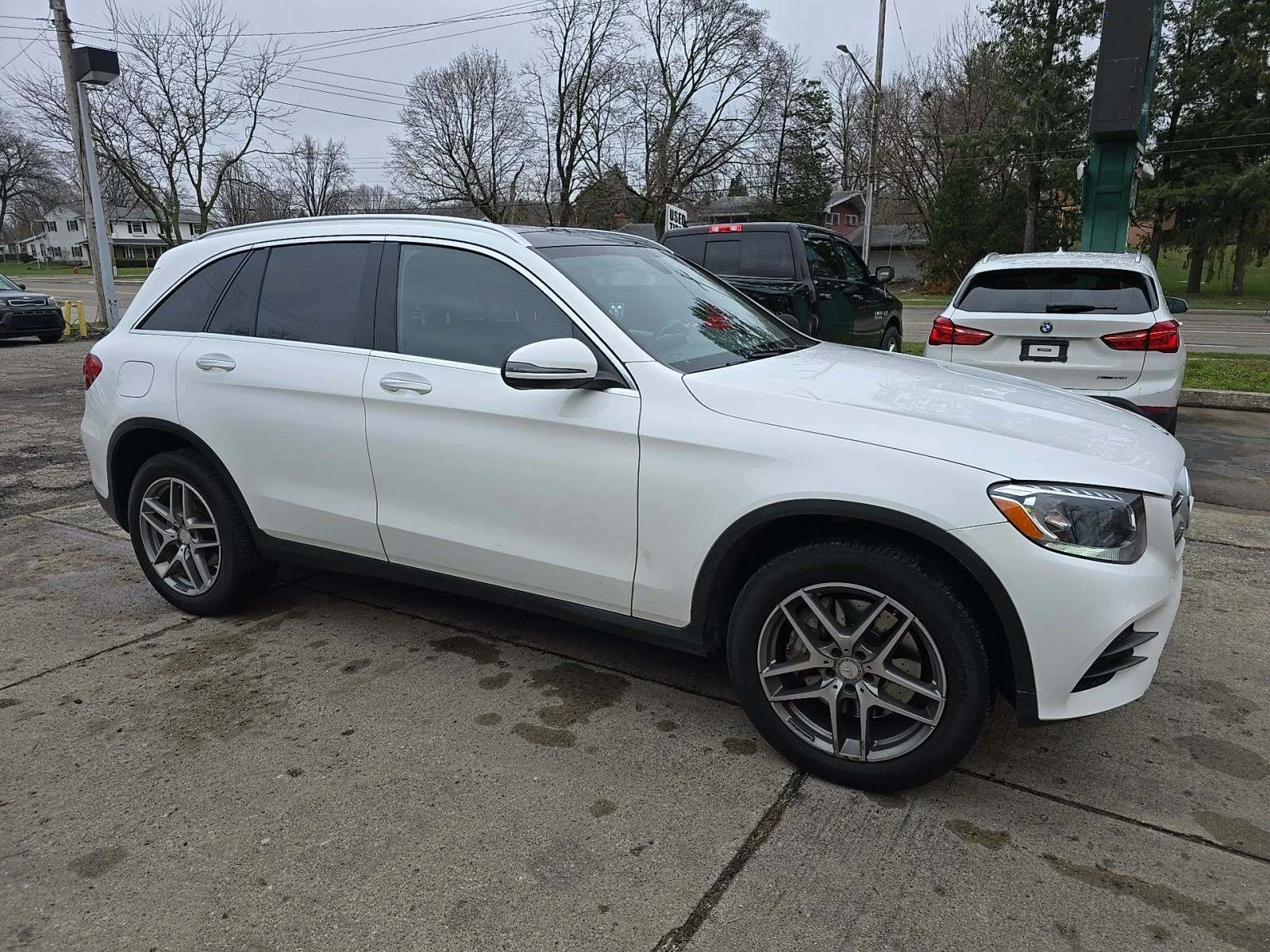 Mercedes-Benz GLC 300 AMG* BURMASTER* KEYLESS GO* PANO* КАМЕРА* М.ТОЧКА - изображение 2