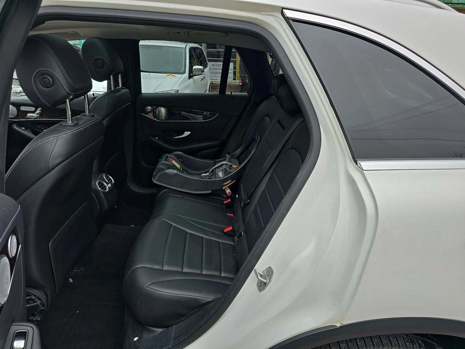 Mercedes-Benz GLC 300 AMG* BURMASTER* KEYLESS GO* PANO* КАМЕРА* М.ТОЧКА - изображение 10