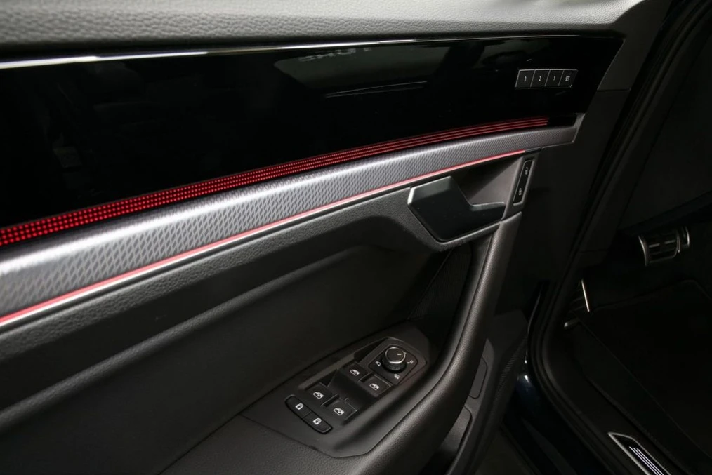 VW Touareg 3.0TDI 4Motion R-Line  - изображение 3