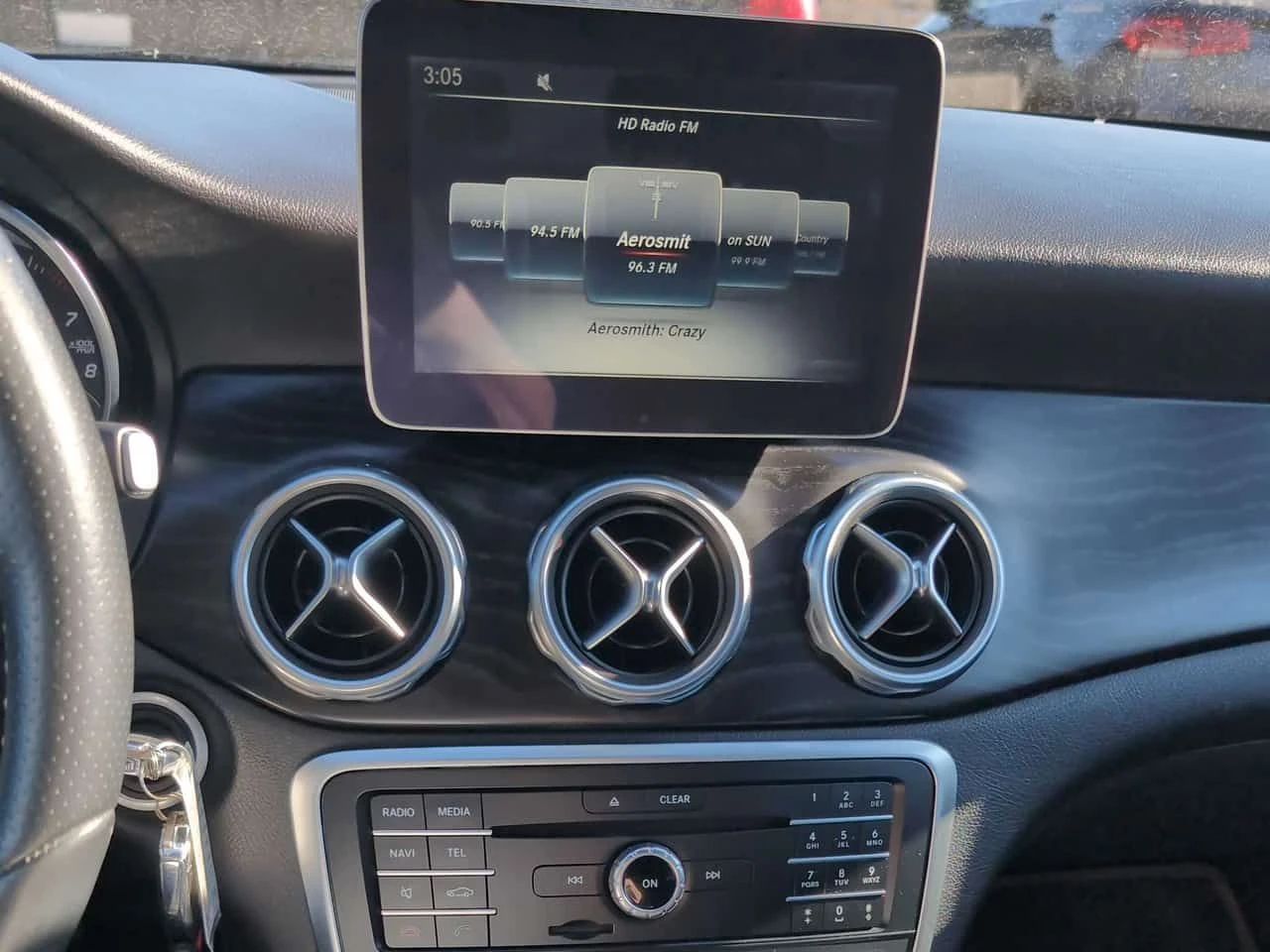 Mercedes-Benz GLA 250  * CARFAX * ПОДГРЕВ * ПАМЕТ * КАМЕРА * NAVI, снимка 8 - Автомобили и джипове - 54084268