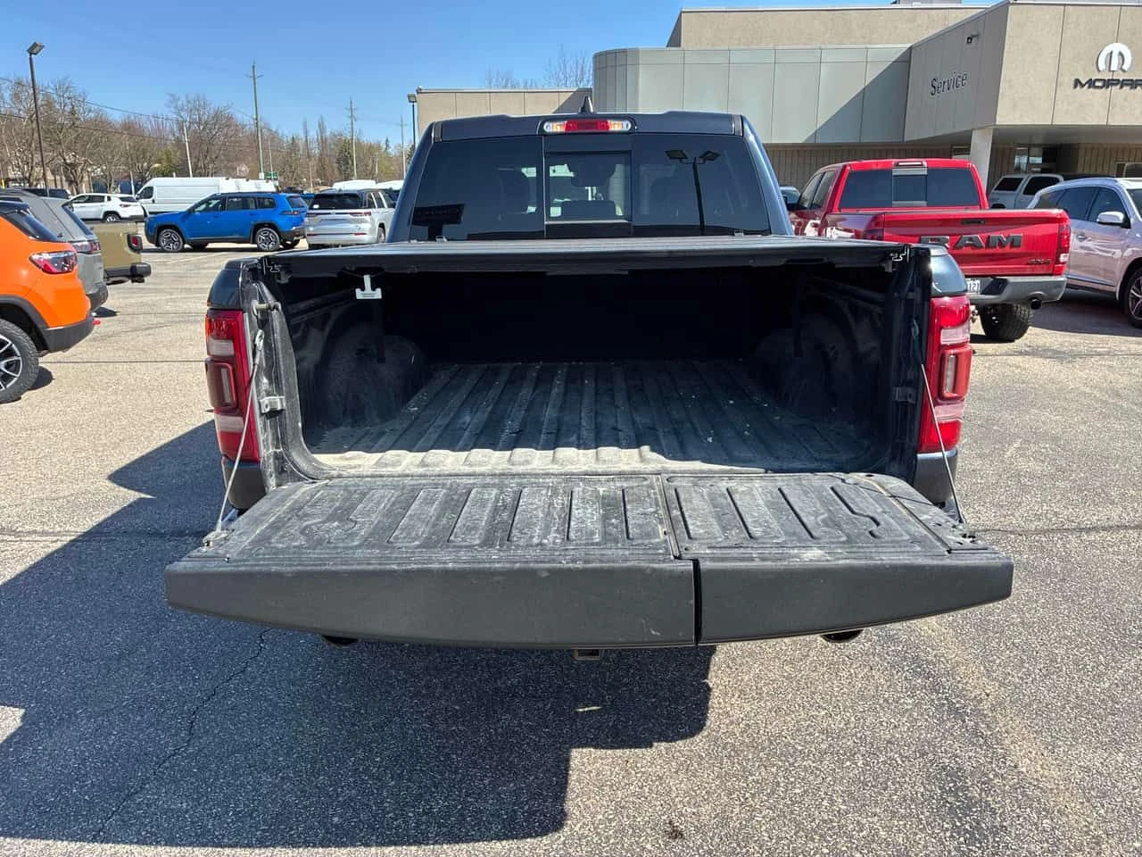 Dodge RAM 1500  | Limited | PANO | ОБДУХВАНЕ | ДВА КЛЮЧА, снимка 13 - Автомобили и джипове - 54467230