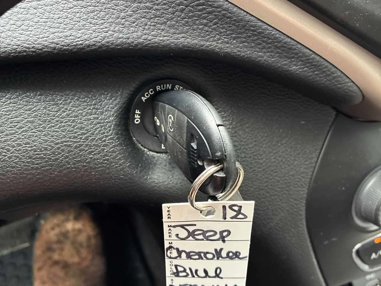 Jeep Cherokee * Altitude * АВТОКРЕДИТ БЕЗ ПЪРВОНАЧАЛНА ВНОСКА* , снимка 16 - Автомобили и джипове - 55231146
