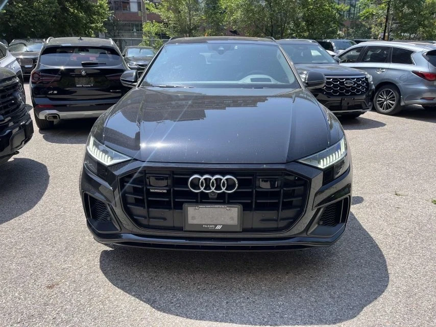Audi Q8 Technik* Pano* Matrix* Distronic* HUD* Масаж* 360, снимка 2 - Автомобили и джипове - 55264650