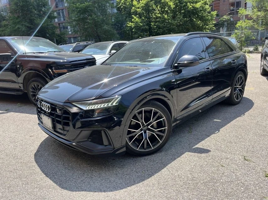 Audi Q8 Technik* Pano* Matrix* Distronic* HUD* Масаж* 360
