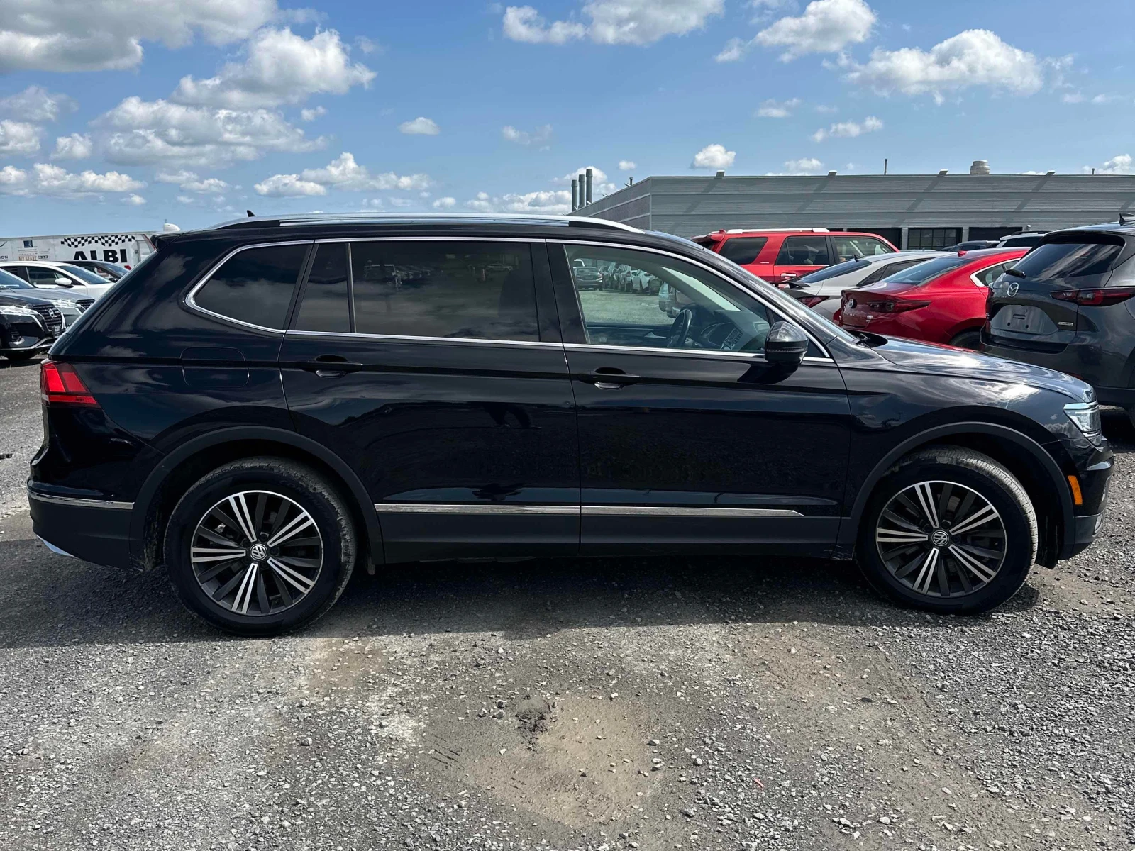 VW Tiguan * Highline * CARFAX * БЕЗ ПЪРВОНАЧАЛНА ВНОСКА, снимка 3 - Автомобили и джипове - 56001672