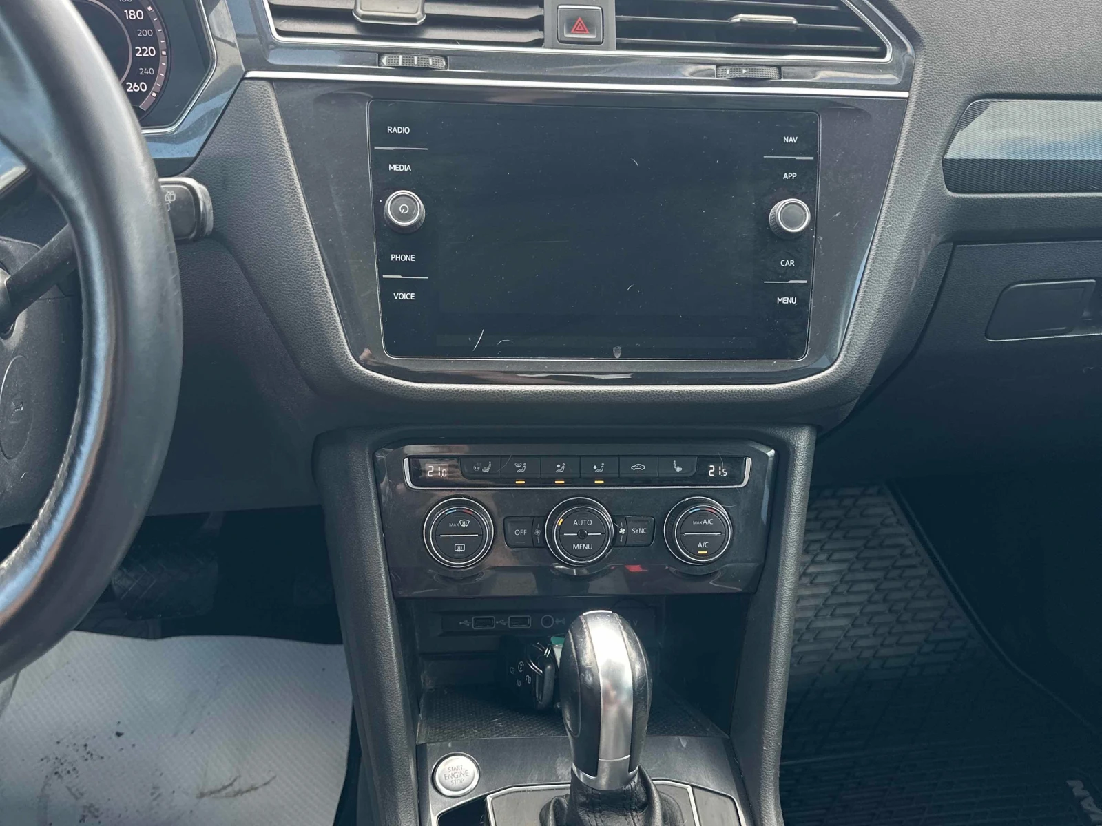 VW Tiguan * Highline * CARFAX * БЕЗ ПЪРВОНАЧАЛНА ВНОСКА, снимка 9 - Автомобили и джипове - 56001672