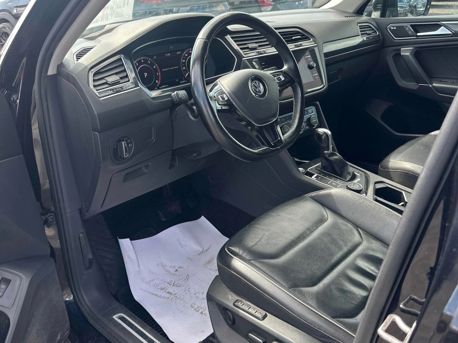 VW Tiguan * Highline * CARFAX * БЕЗ ПЪРВОНАЧАЛНА ВНОСКА, снимка 5 - Автомобили и джипове - 56001672