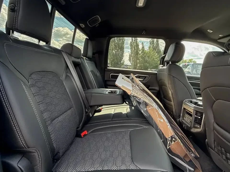 Dodge RAM 1500, снимка 15 - Автомобили и джипове - 56707703