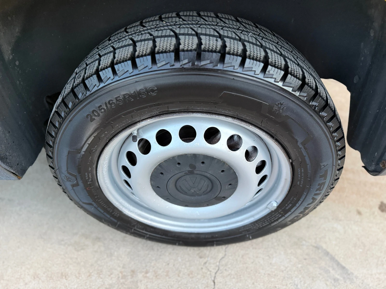 VW T5 1.9TDI КЕМПЕР, снимка 15 - Бусове и автобуси - 54339497