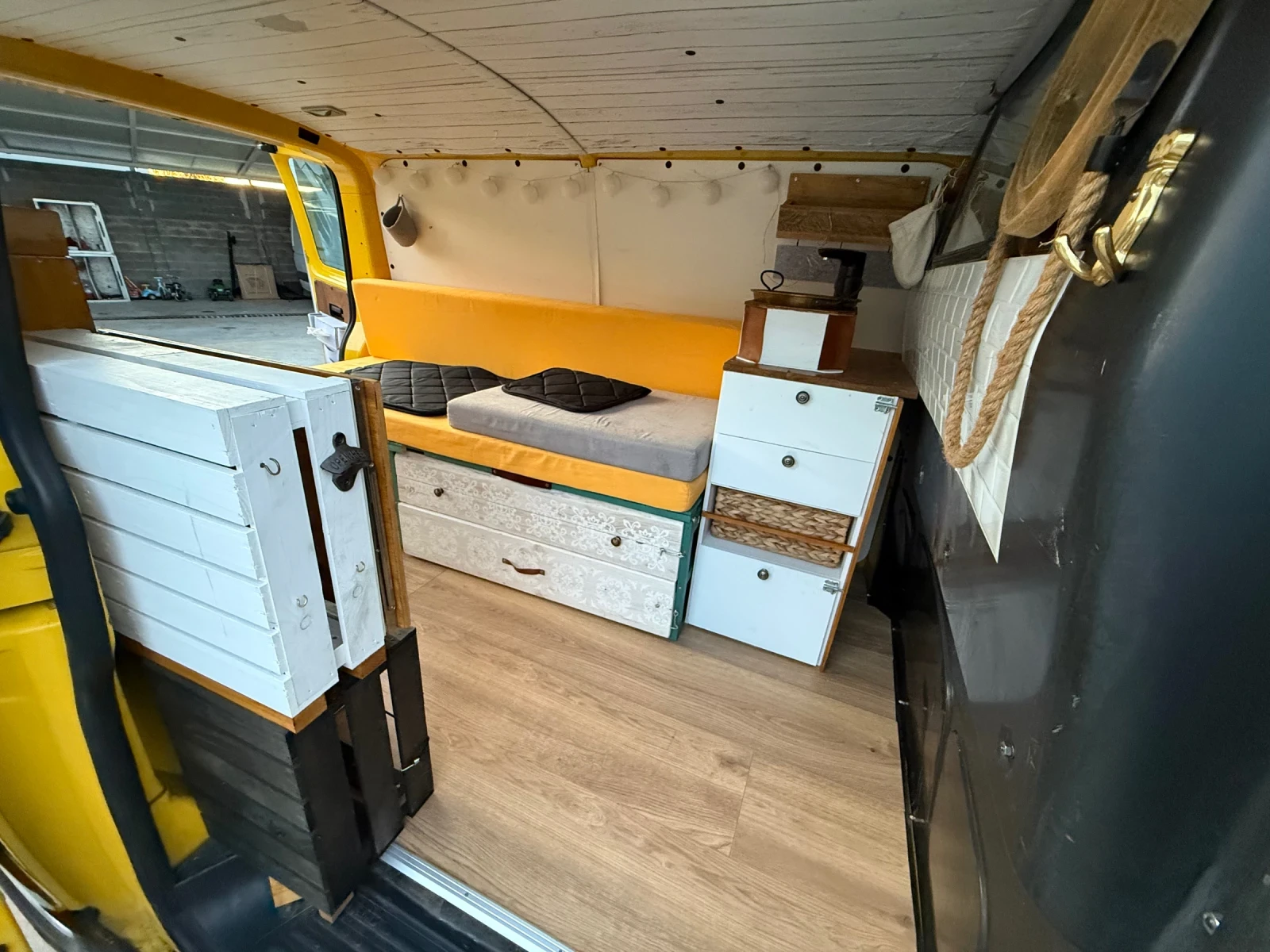 VW T5 1.9TDI КЕМПЕР, снимка 14 - Бусове и автобуси - 54339497