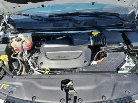 Chrysler Pacifica Touring L| ACC| PANO| ПОДГРЕВИ| 2 КЛЮЧА| CARFAX, снимка 15