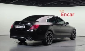 Mercedes-Benz C 220 d / C63 AMG ПАКЕТ / ПАНОРАМА / КАМЕРА / HUD / , снимка 2