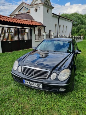 Mercedes-Benz E 220, снимка 1 - Автомобили и джипове - 46070423