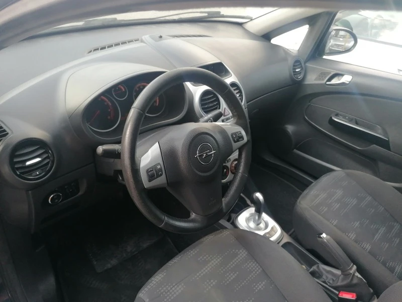 Opel Corsa 1.2, снимка 12 - Автомобили и джипове - 42138531