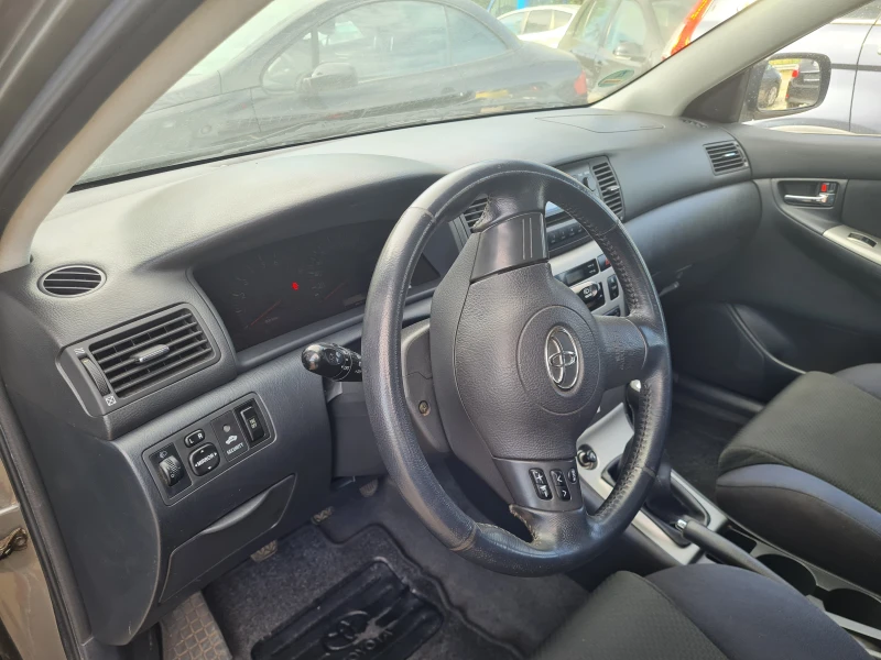 Toyota Corolla 1.4 VVT-I, снимка 6 - Автомобили и джипове - 46855988