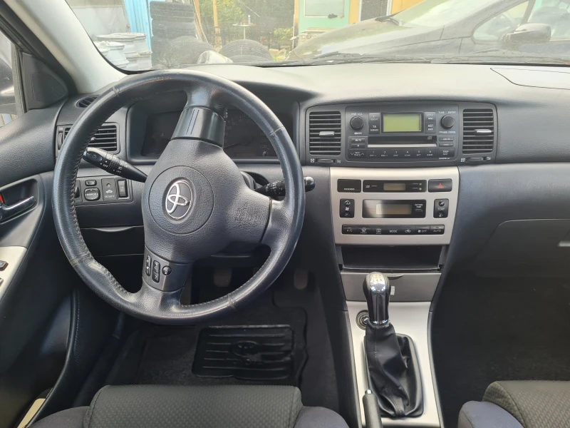 Toyota Corolla 1.4 VVT-I, снимка 8 - Автомобили и джипове - 46855988