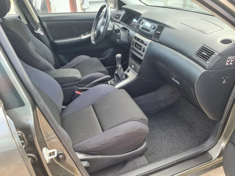 Toyota Corolla 1.4 VVT-I, снимка 10 - Автомобили и джипове - 46855988