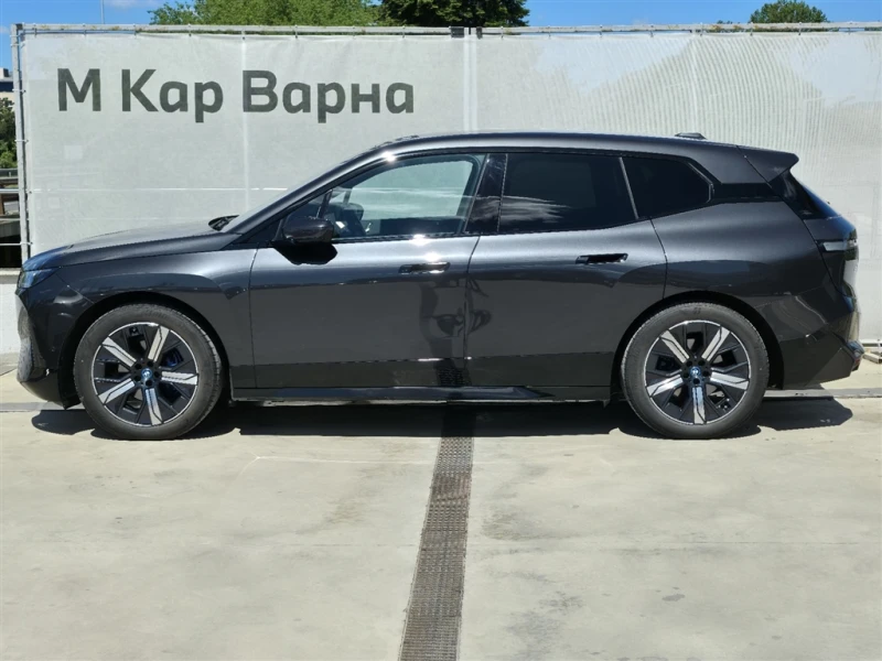 BMW iX xDrive40, снимка 3 - Автомобили и джипове - 50401222