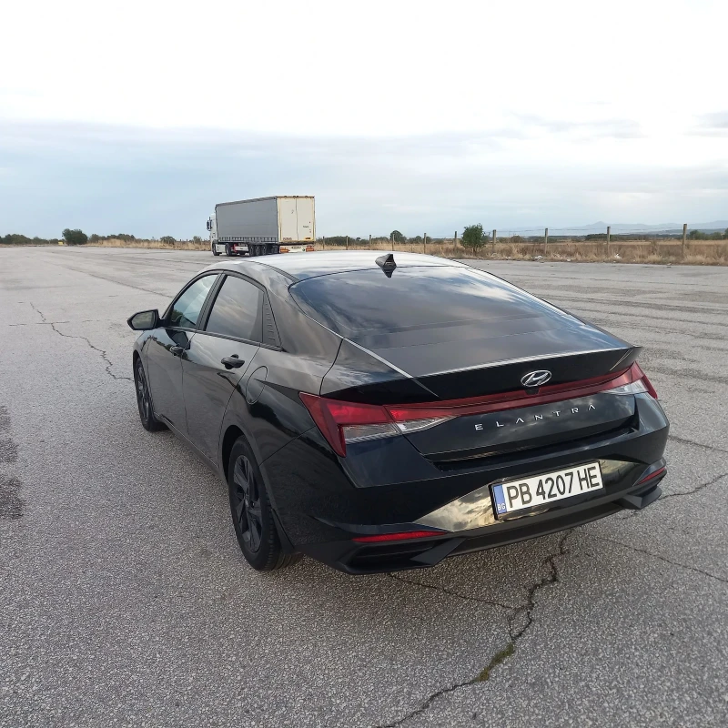 Hyundai Elantra, снимка 3 - Автомобили и джипове - 52228563