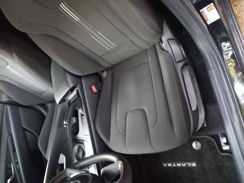 Hyundai Elantra, снимка 10 - Автомобили и джипове - 52228563