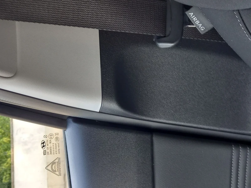 Hyundai Elantra, снимка 14 - Автомобили и джипове - 52228563