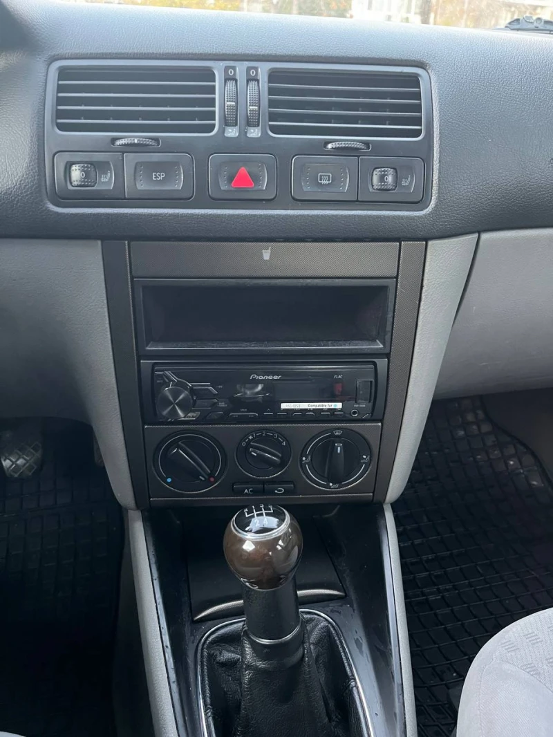 VW Bora, снимка 15 - Автомобили и джипове - 52415531