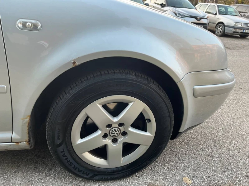 VW Bora, снимка 4 - Автомобили и джипове - 52415531