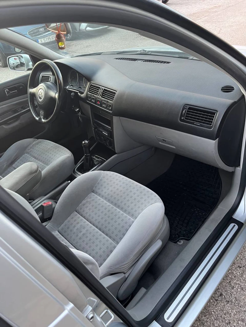 VW Bora, снимка 13 - Автомобили и джипове - 52415531