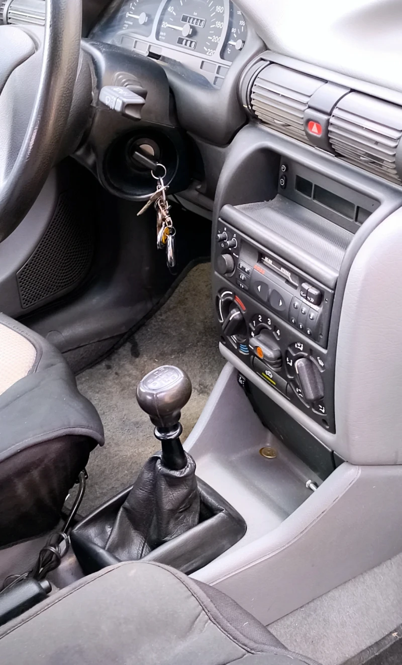 Opel Astra, снимка 11 - Автомобили и джипове - 53457316