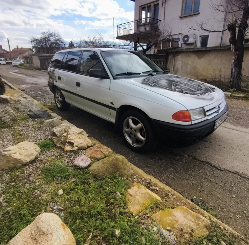 Opel Astra, снимка 2 - Автомобили и джипове - 53457316