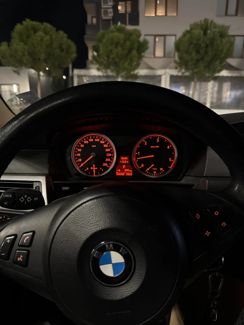 BMW 530, снимка 14 - Автомобили и джипове - 53593505