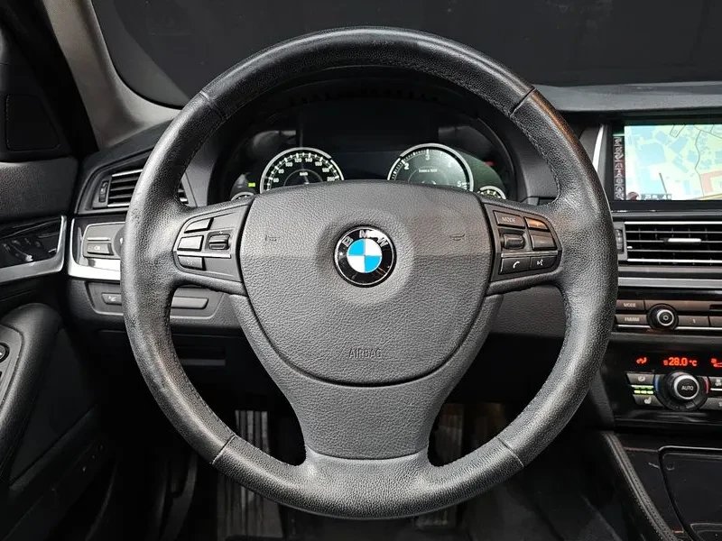 BMW 520, снимка 13 - Автомобили и джипове - 53706595