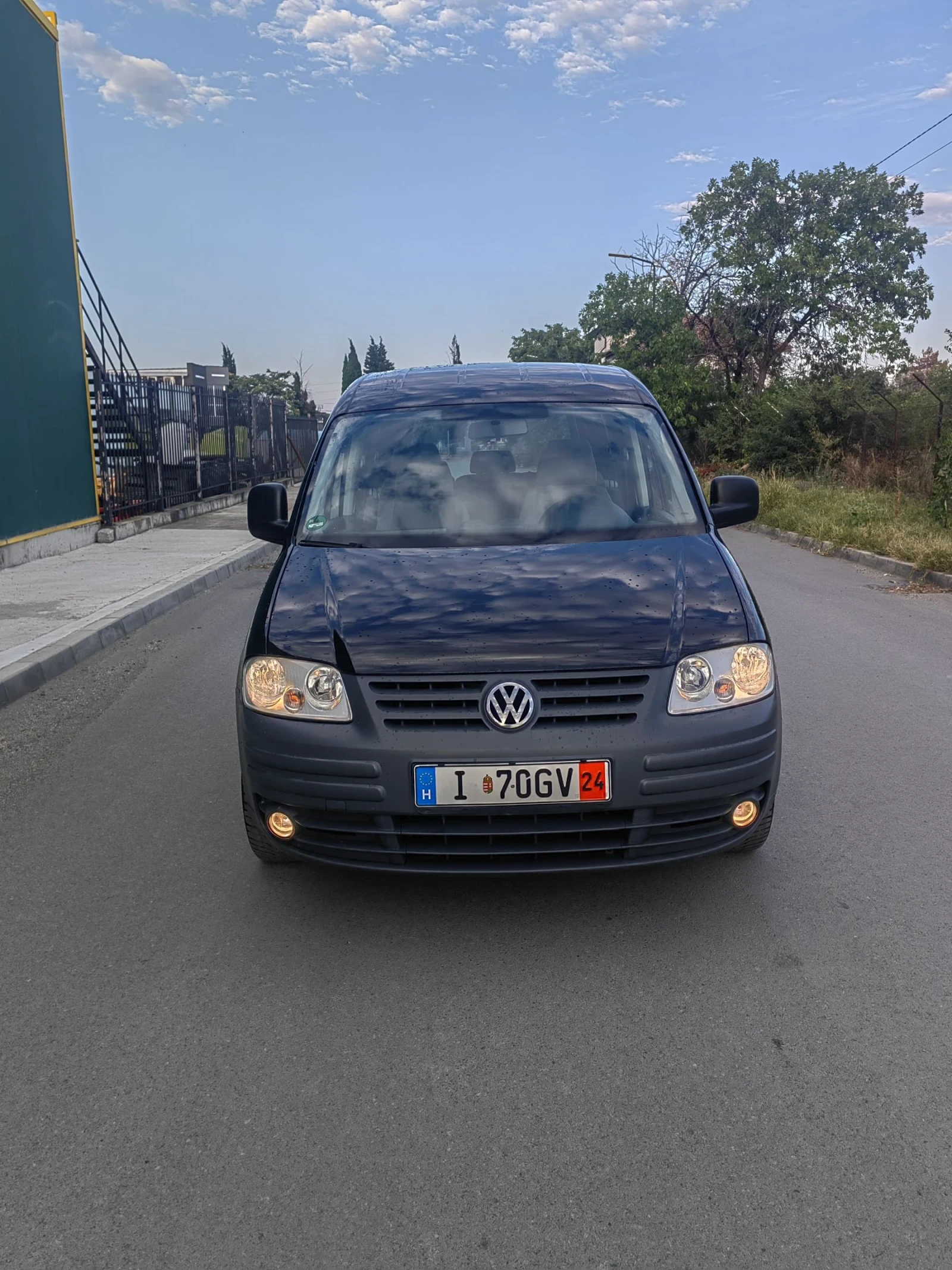 VW Caddy 2.0i КЛИМАТИК - изображение 2