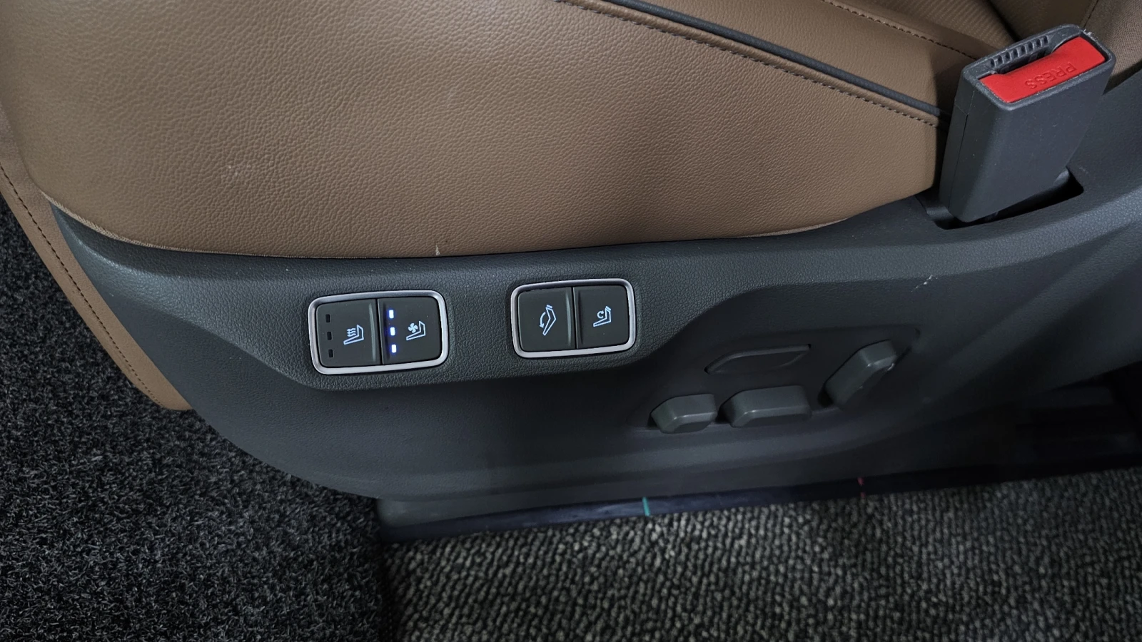 Hyundai Staria 7  L3.5 Lounge  | Mobile.bg   13