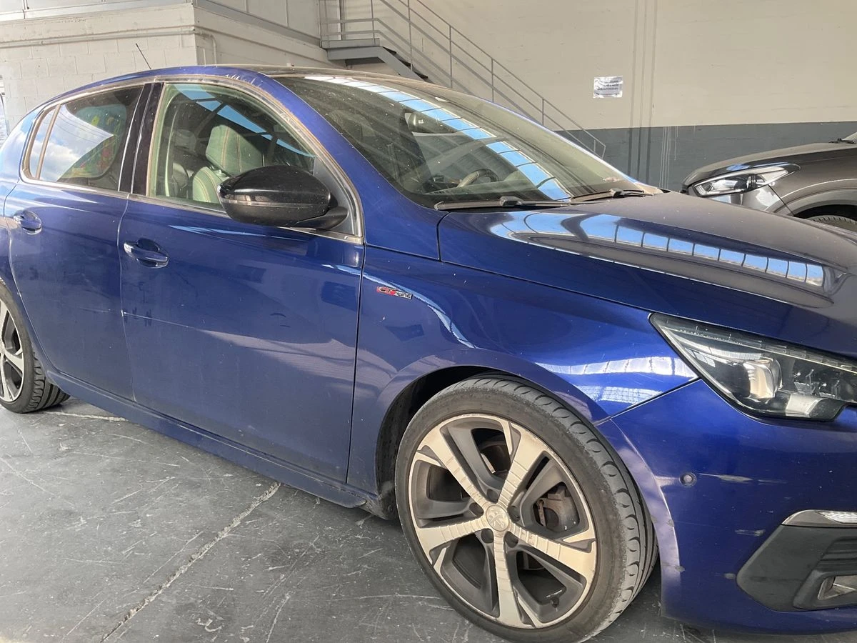 Peugeot 308 2.0 Blue-HDi GT Line - изображение 2