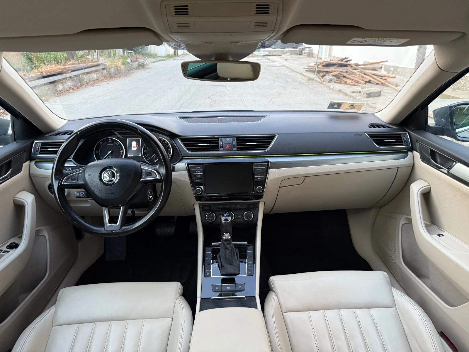 Skoda Superb 2.0 TDI Laurin & Klement - изображение 10