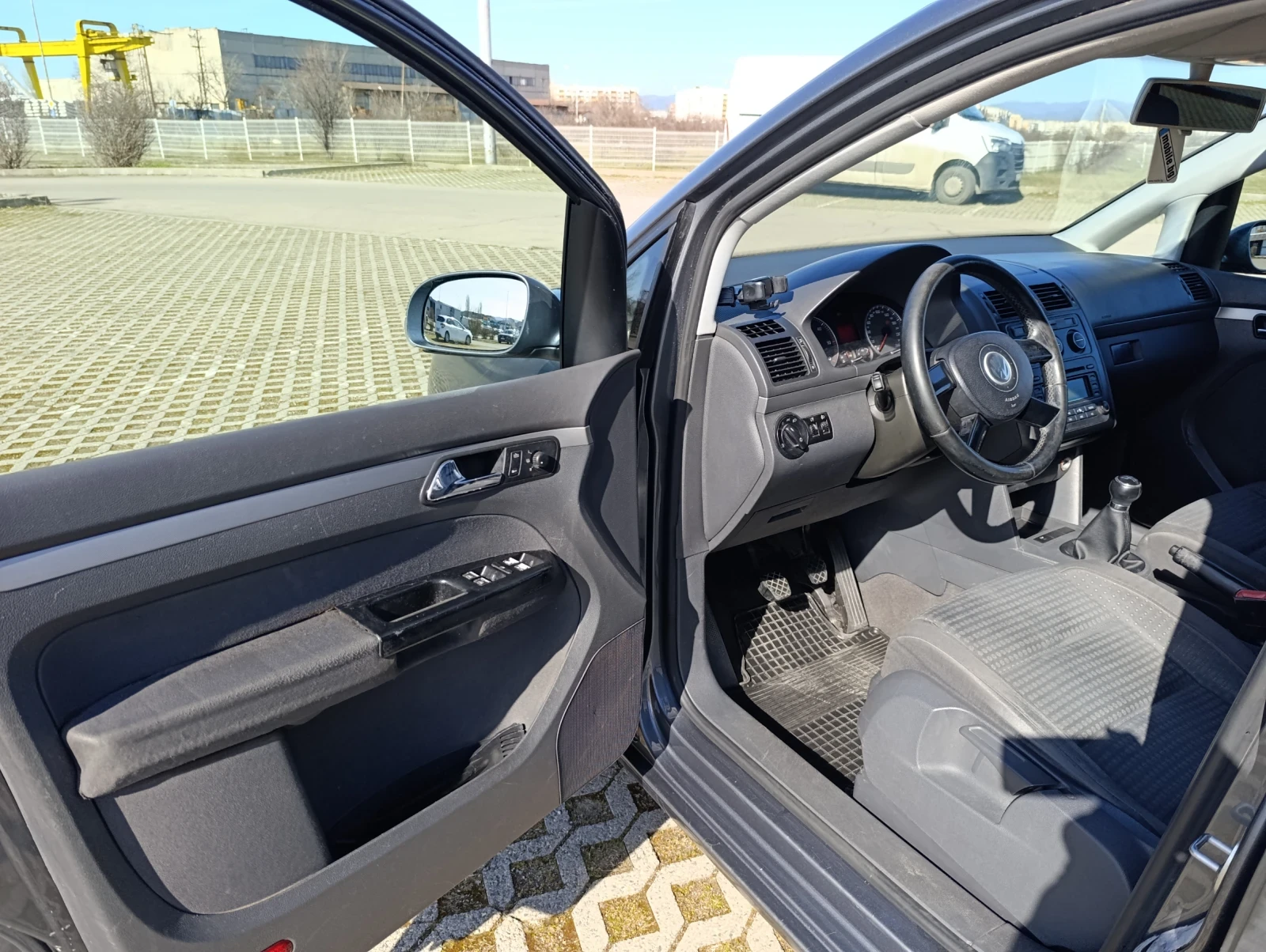 VW Touran, снимка 13 - Автомобили и джипове - 53805213
