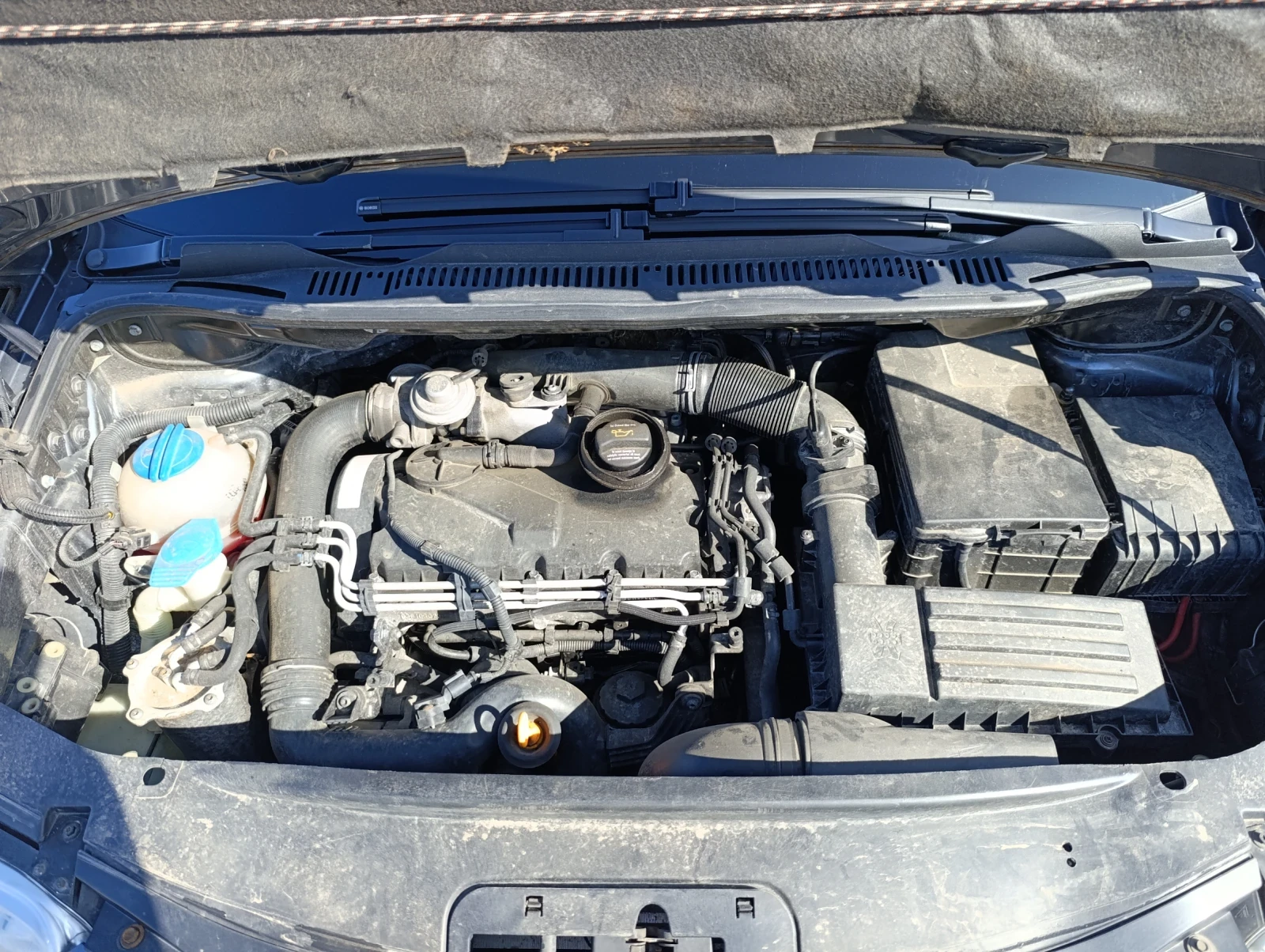 VW Touran, снимка 17 - Автомобили и джипове - 53805213