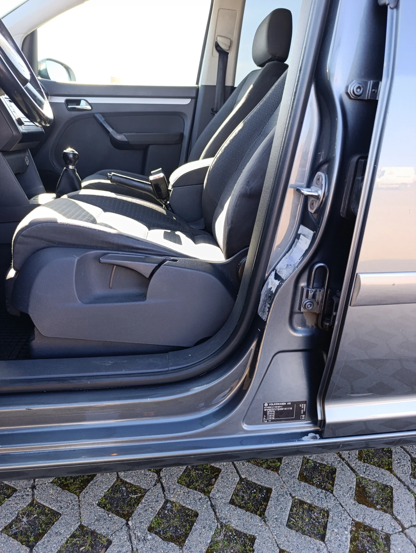 VW Touran, снимка 6 - Автомобили и джипове - 53805213