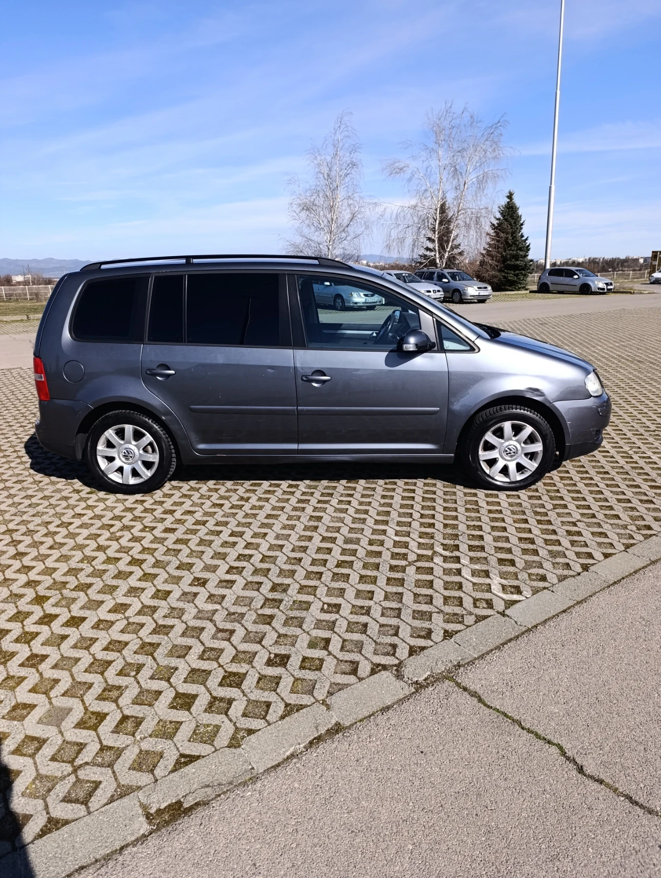 VW Touran, снимка 3 - Автомобили и джипове - 53805213