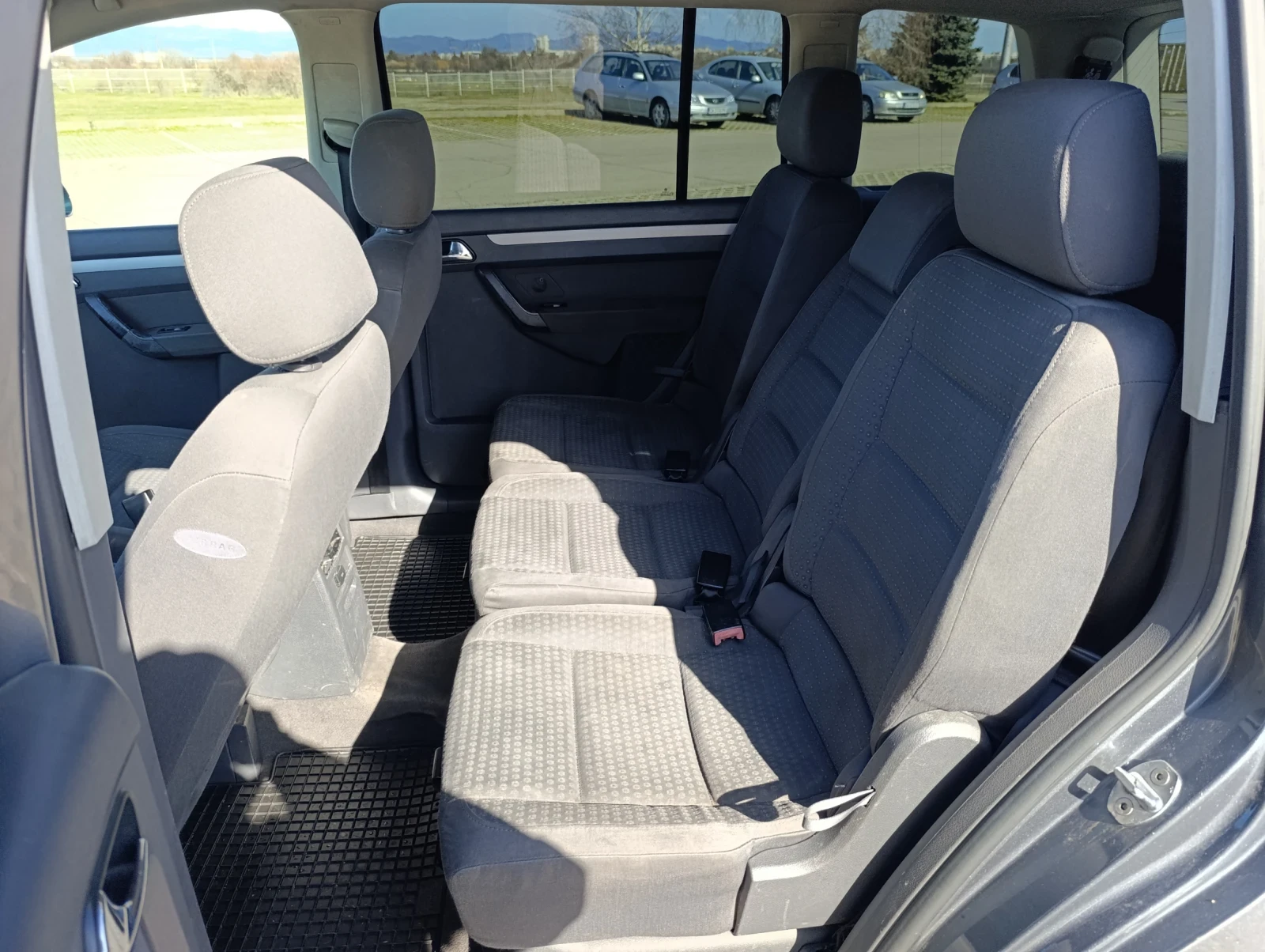 VW Touran, снимка 11 - Автомобили и джипове - 53805213