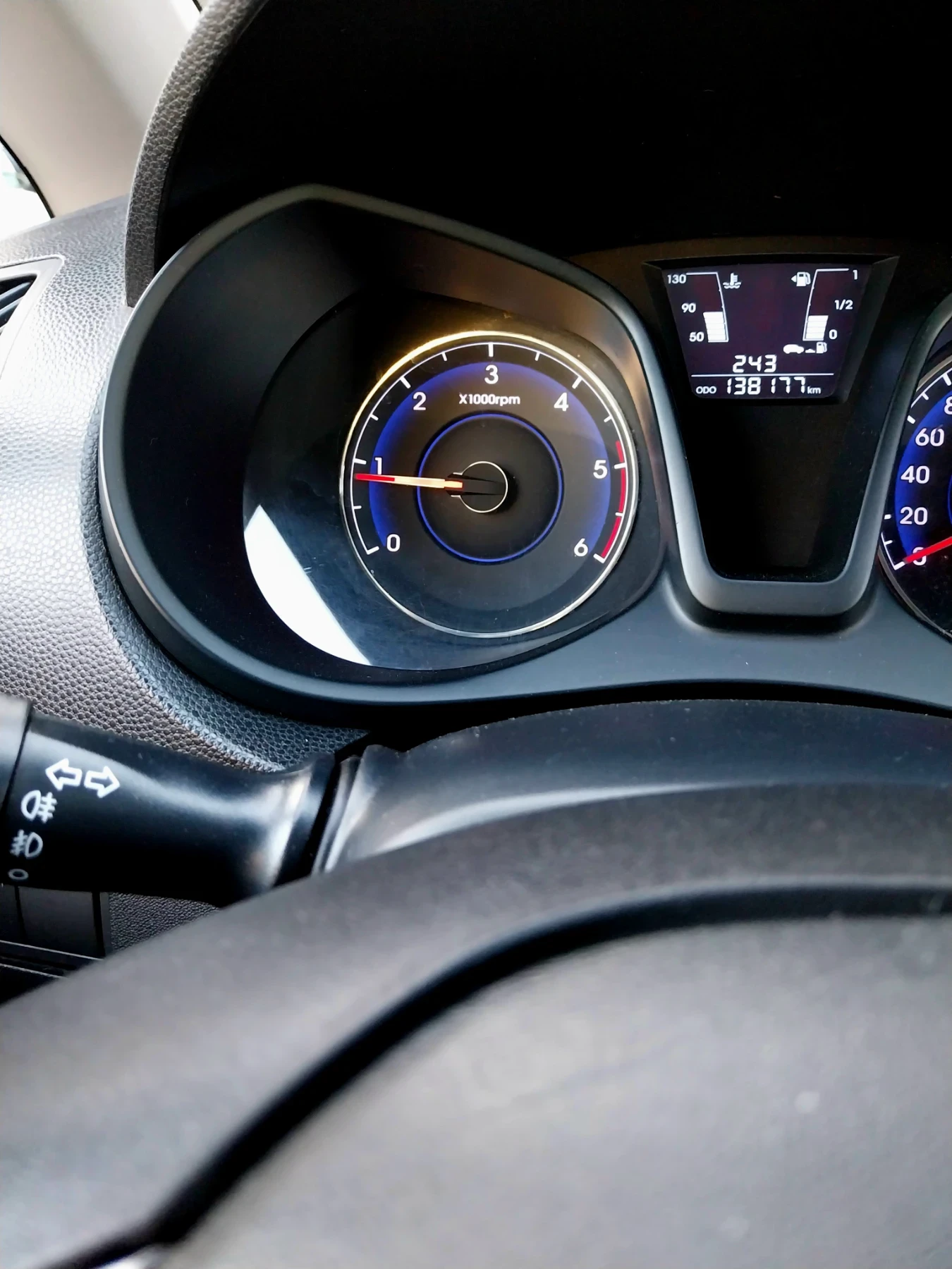 Hyundai Ix20, снимка 13 - Автомобили и джипове - 53817159