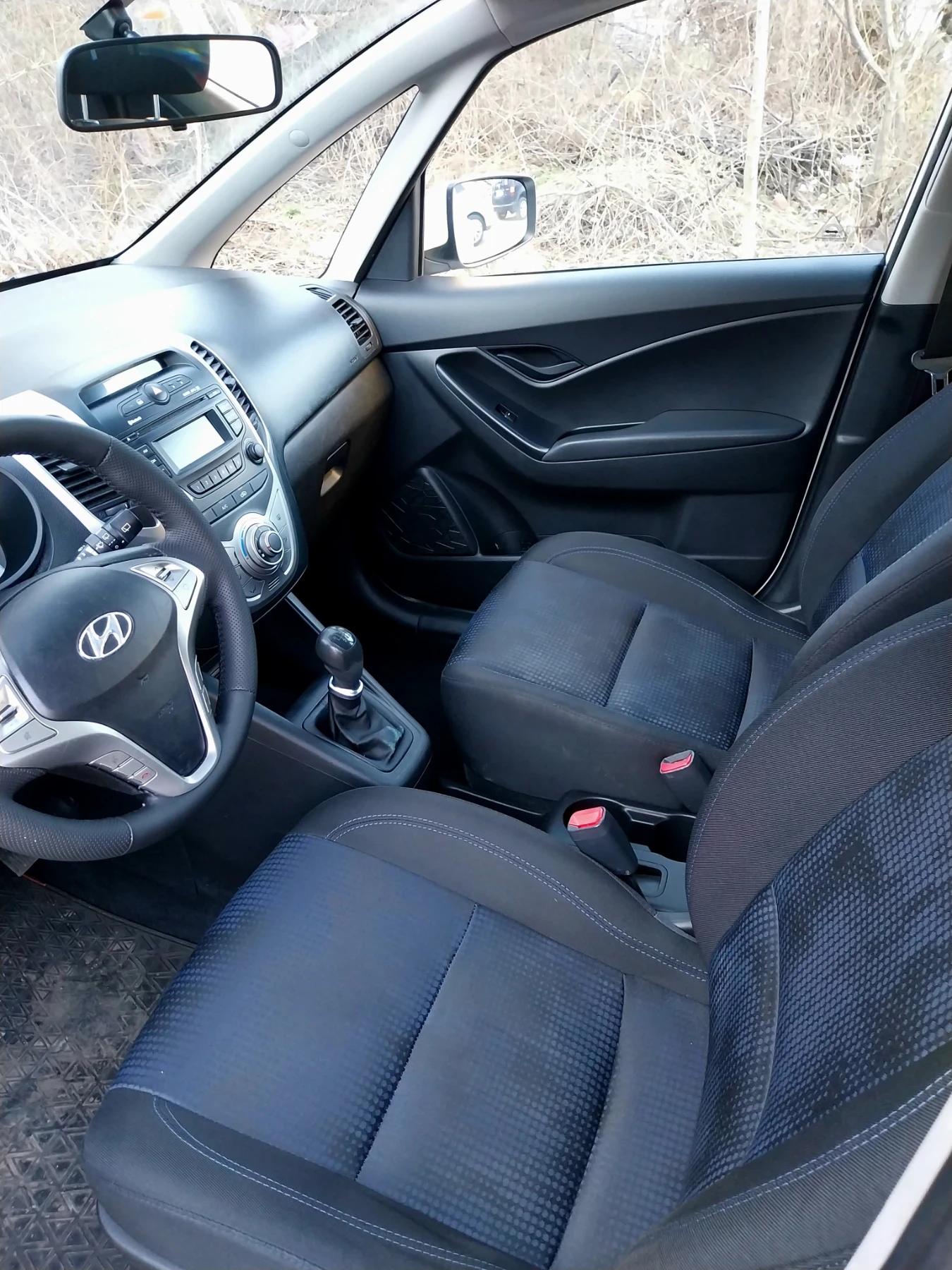 Hyundai Ix20, снимка 11 - Автомобили и джипове - 53817159