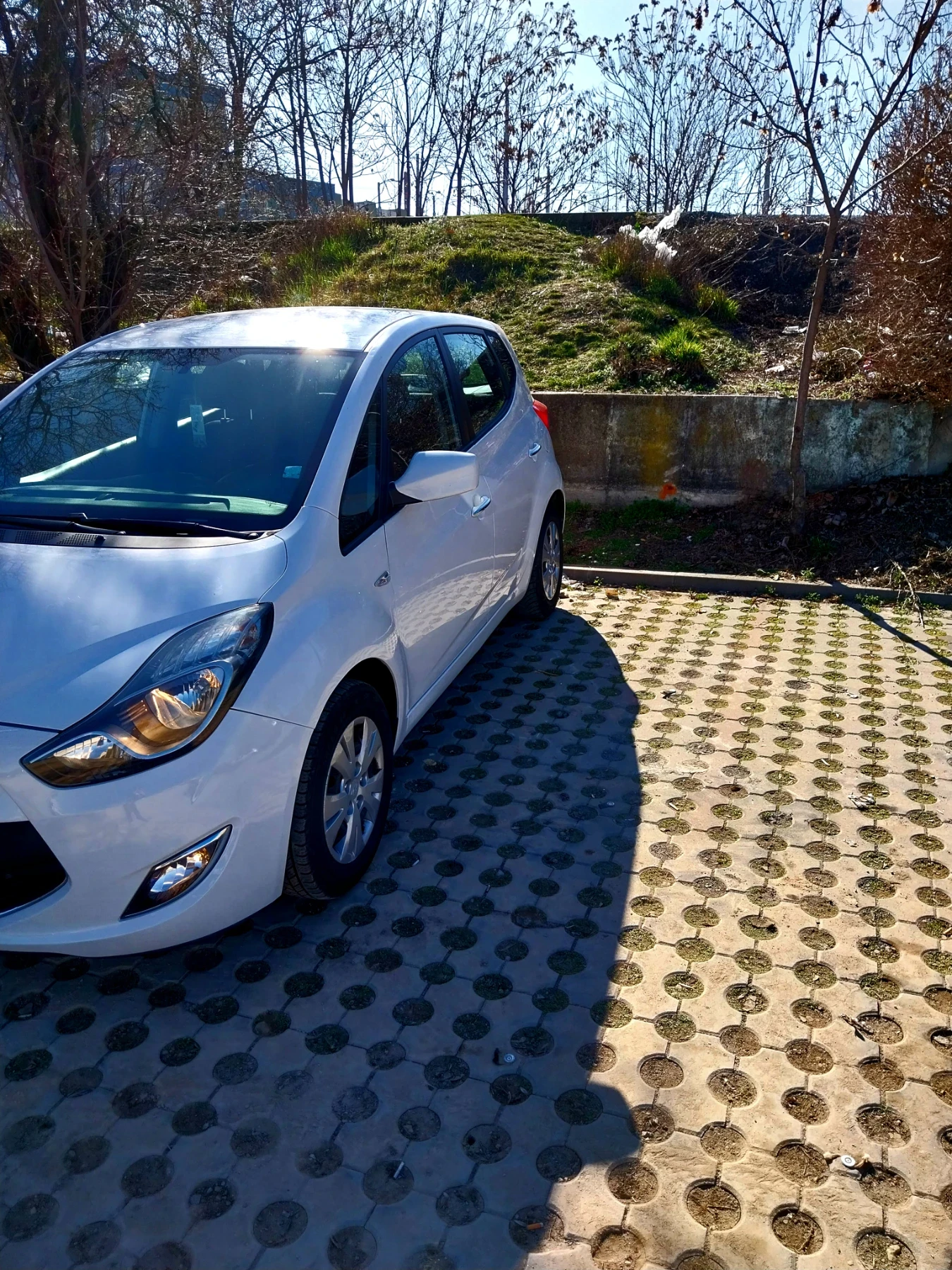 Hyundai Ix20, снимка 5 - Автомобили и джипове - 53817159