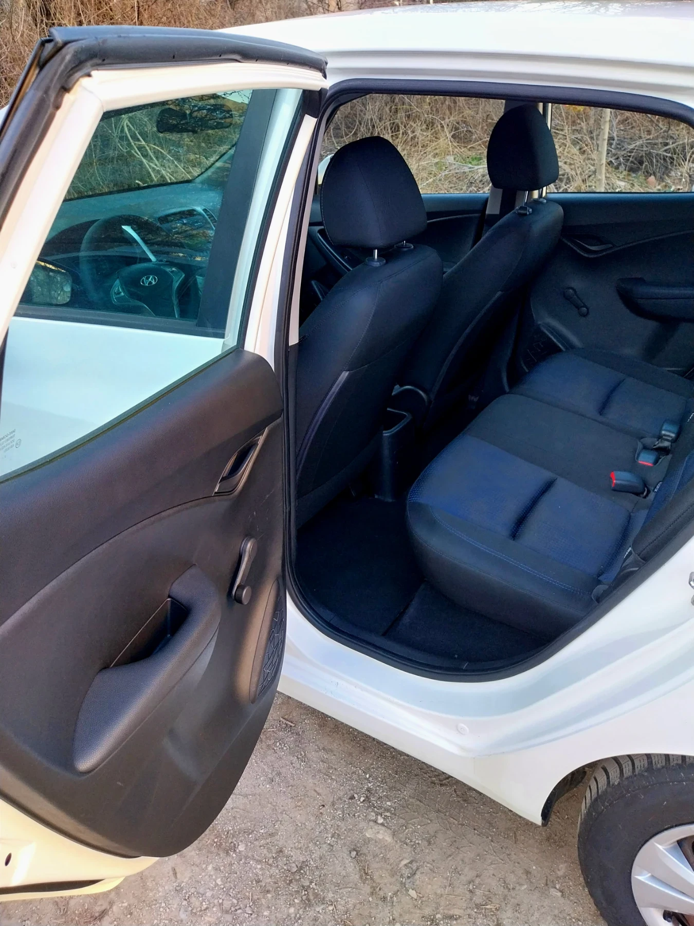 Hyundai Ix20, снимка 10 - Автомобили и джипове - 53817159