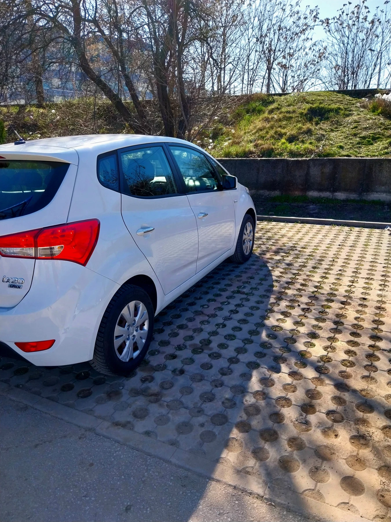 Hyundai Ix20, снимка 6 - Автомобили и джипове - 53817159