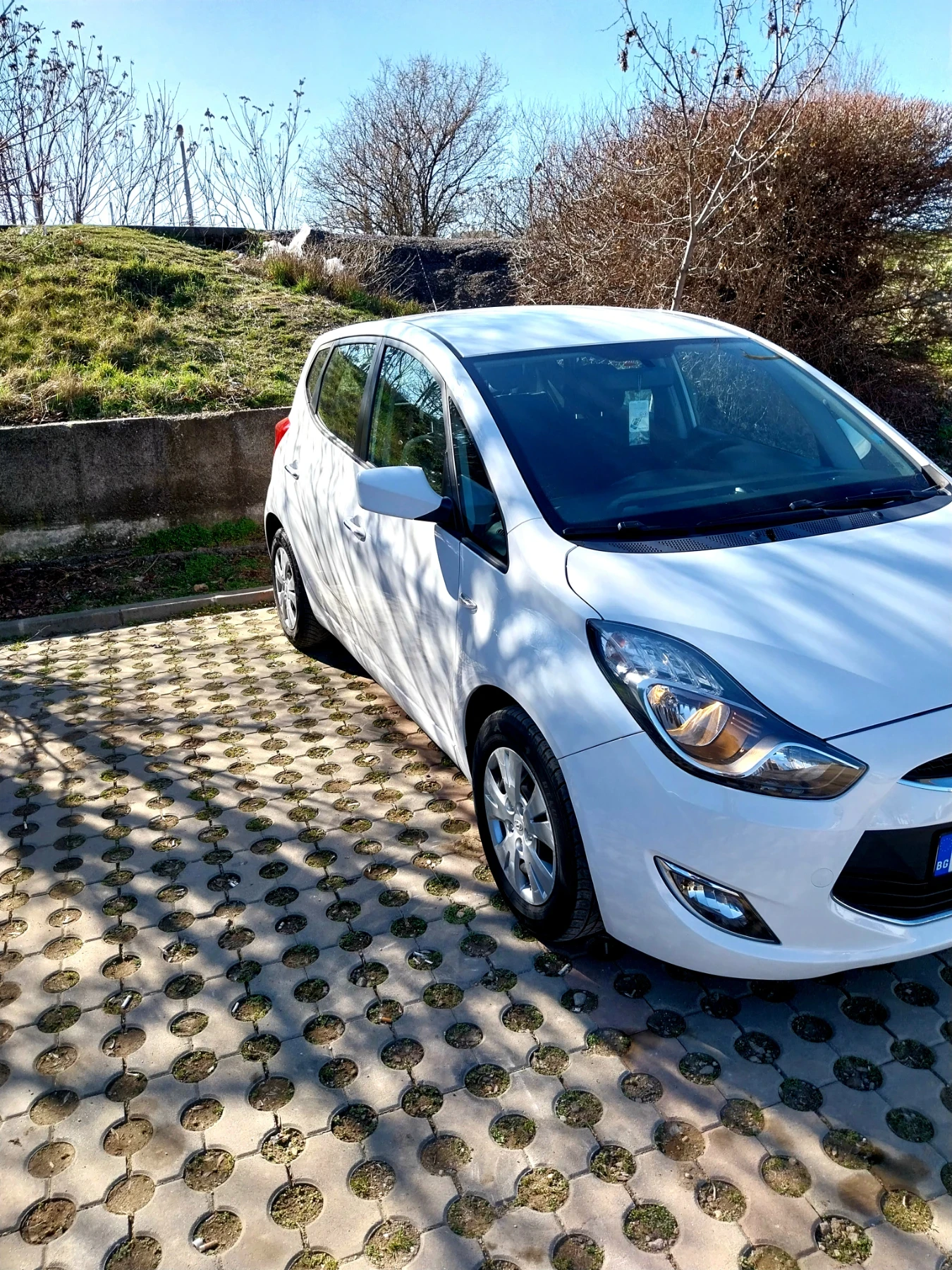 Hyundai Ix20, снимка 4 - Автомобили и джипове - 53817159