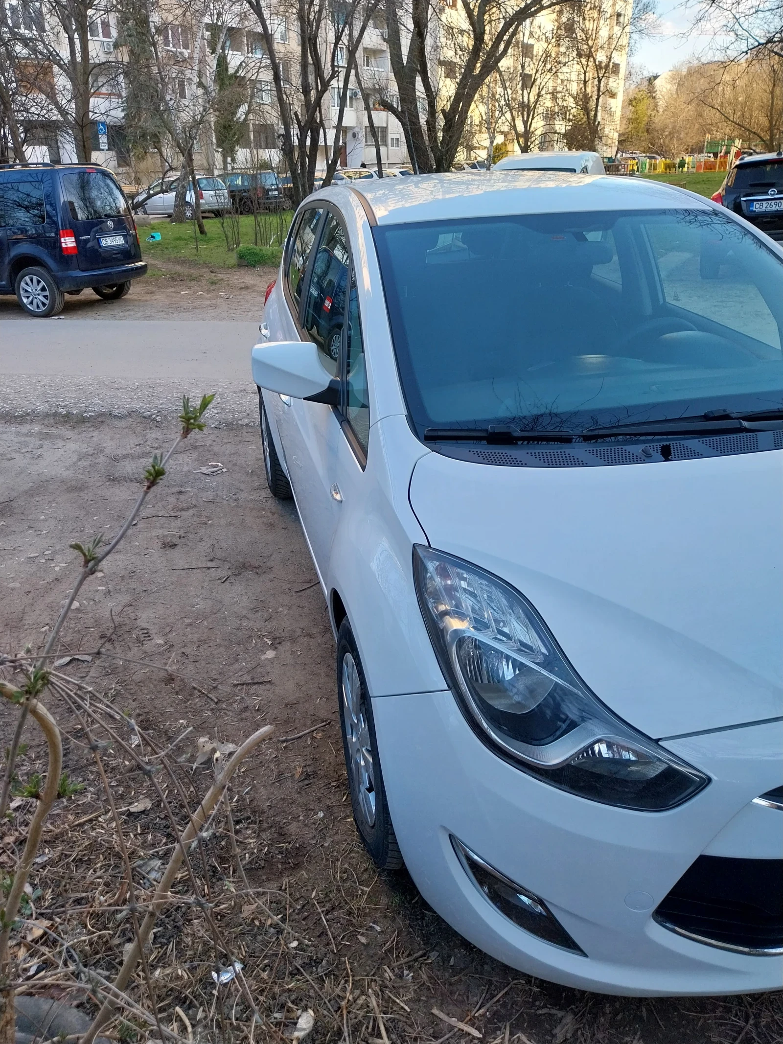 Hyundai I20, снимка 11 - Автомобили и джипове - 53817159