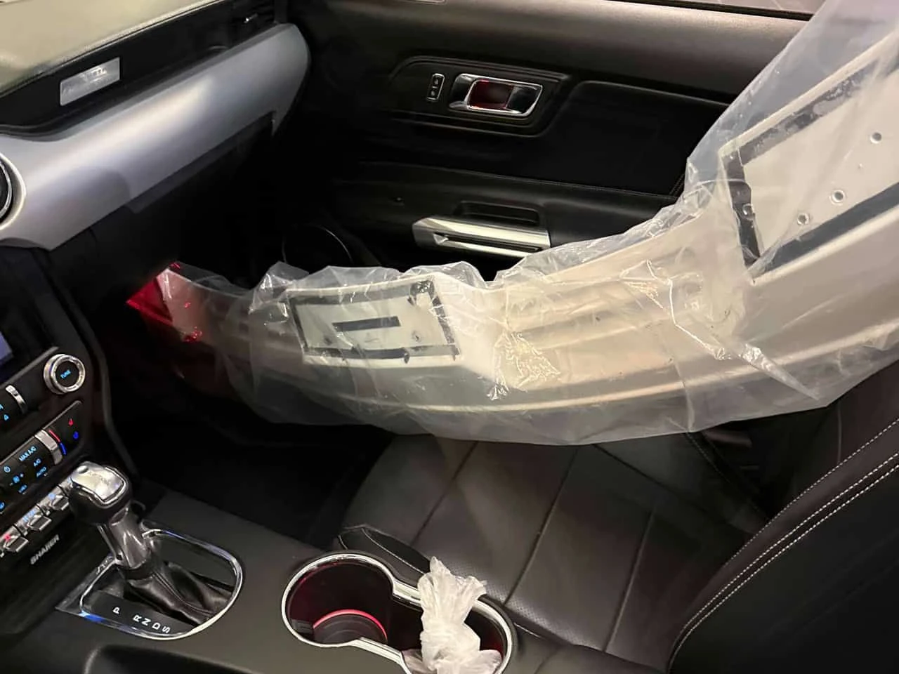 Ford Mustang GT Premium| ПОДГРЕВИ| ОБДУХВАНЕ| CARFAX, снимка 16 - Автомобили и джипове - 54010203